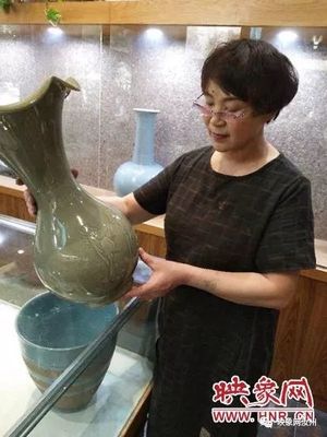 傳承技藝，綻放光華 一位將汝瓷之美帶進校園的工藝美術師